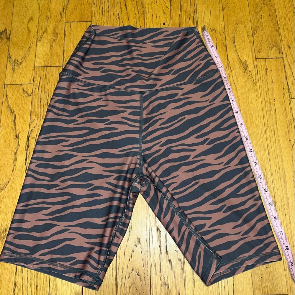 AE Studio Printed Bike Short, muted pink and purple zebra, size small